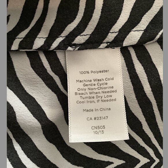 Talbots - Classic Zebra/Animal print long-sleeved Shirt, Size 10 - Picture 6 of 11
